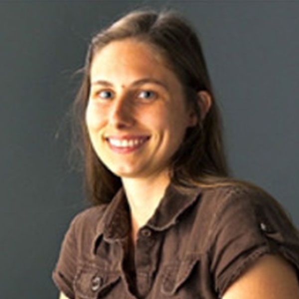 Elizabeth Shanks headshot photo
