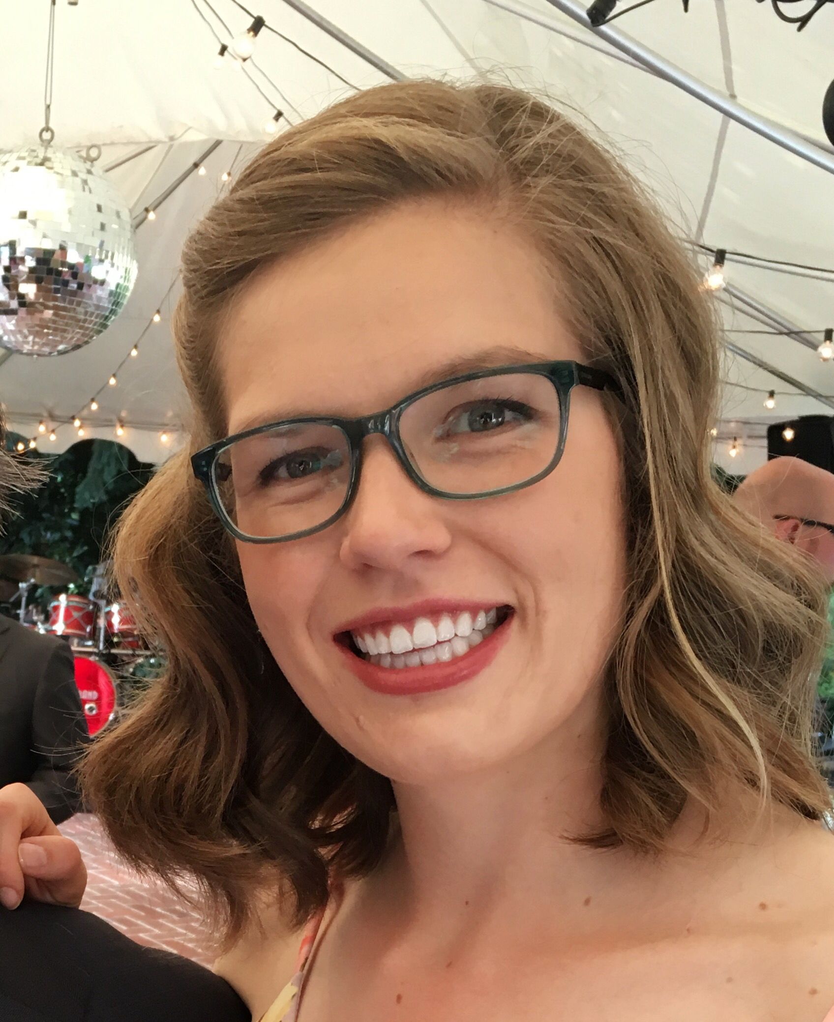 Holly Lauridsen headshot photo