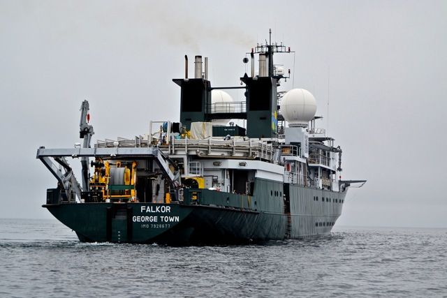 R/V Falkor on a foggy Pacific day.