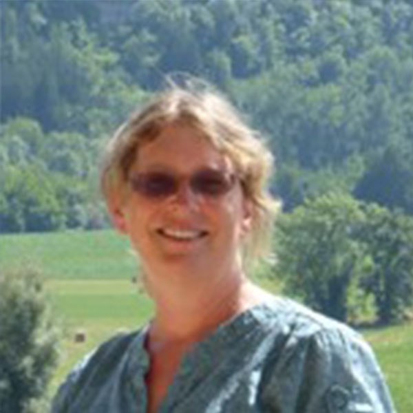 Karen Selph headshot photo