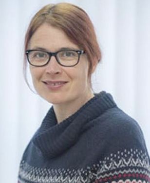 Amanda E Bates headshot photo