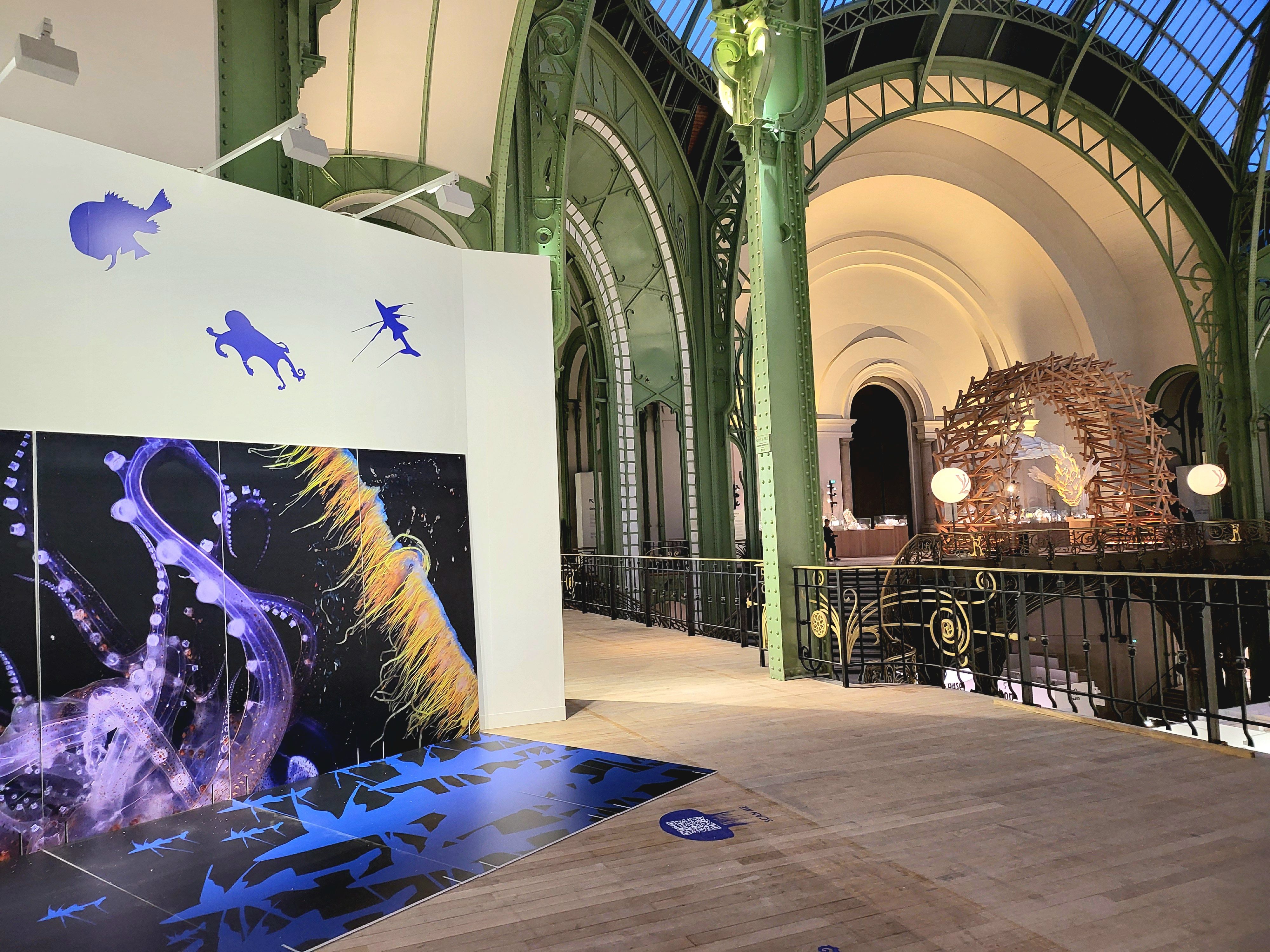 art basel paris exhibit hall
