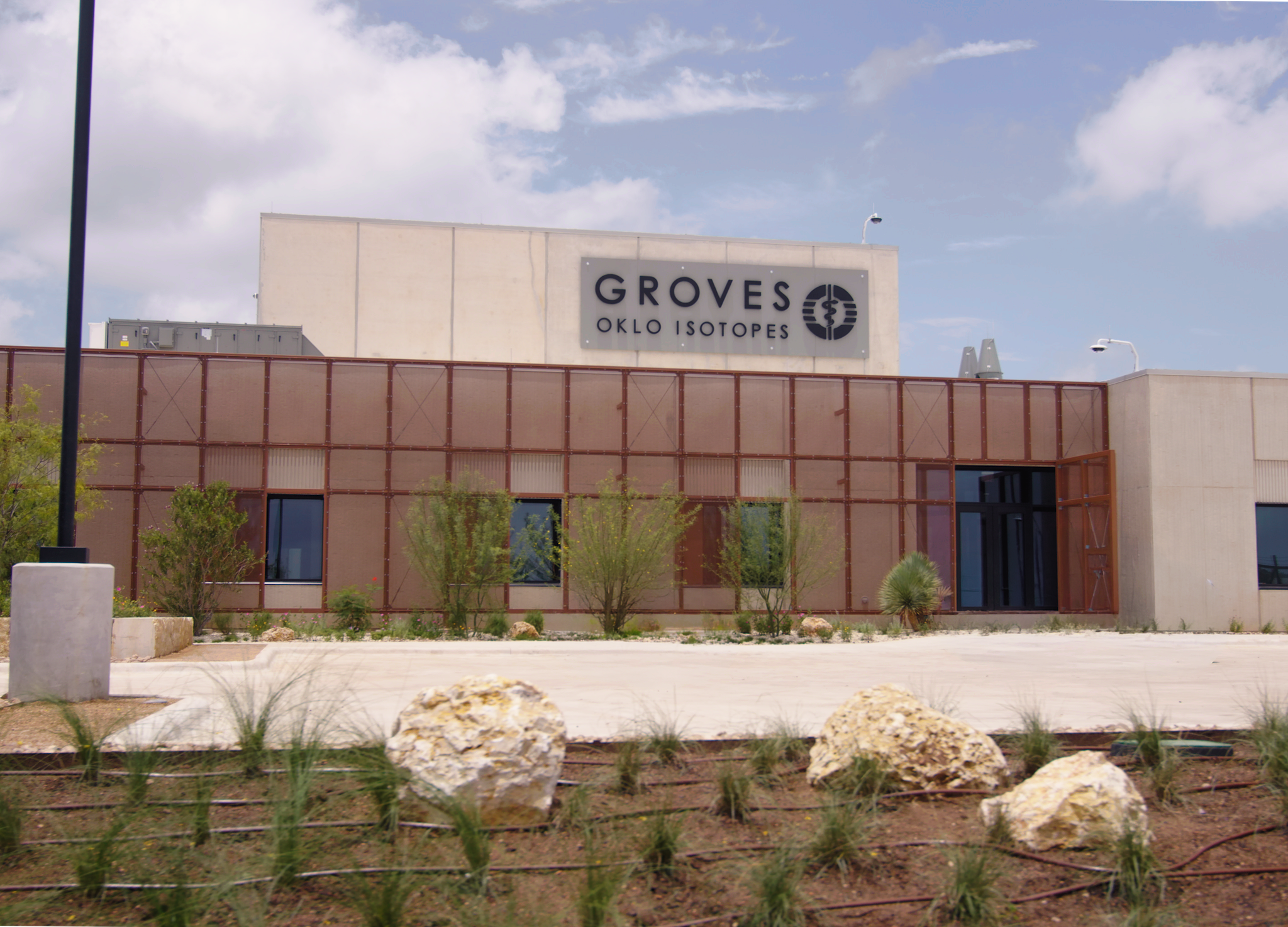 Groves Oklo Isotopes building in Texas under a clear sky