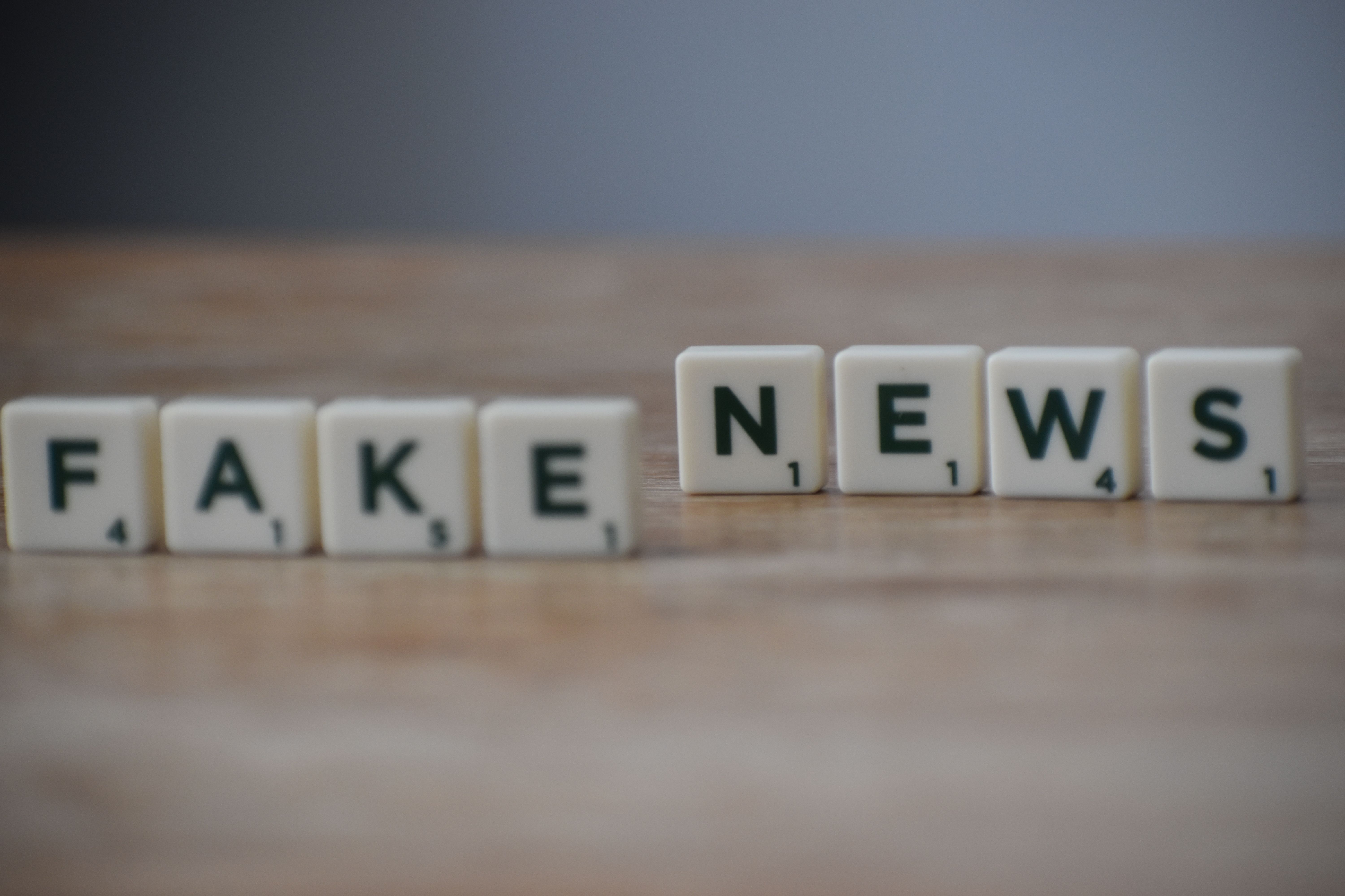 balance truth facts et fake news