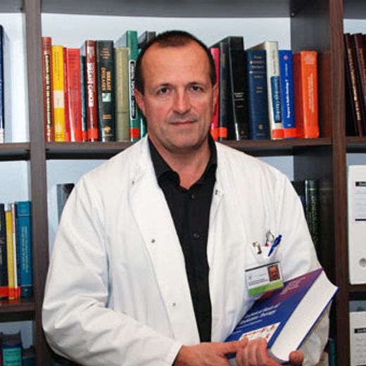 Postoperative chest node irradiation extends life in low relapse-risk breast cancer