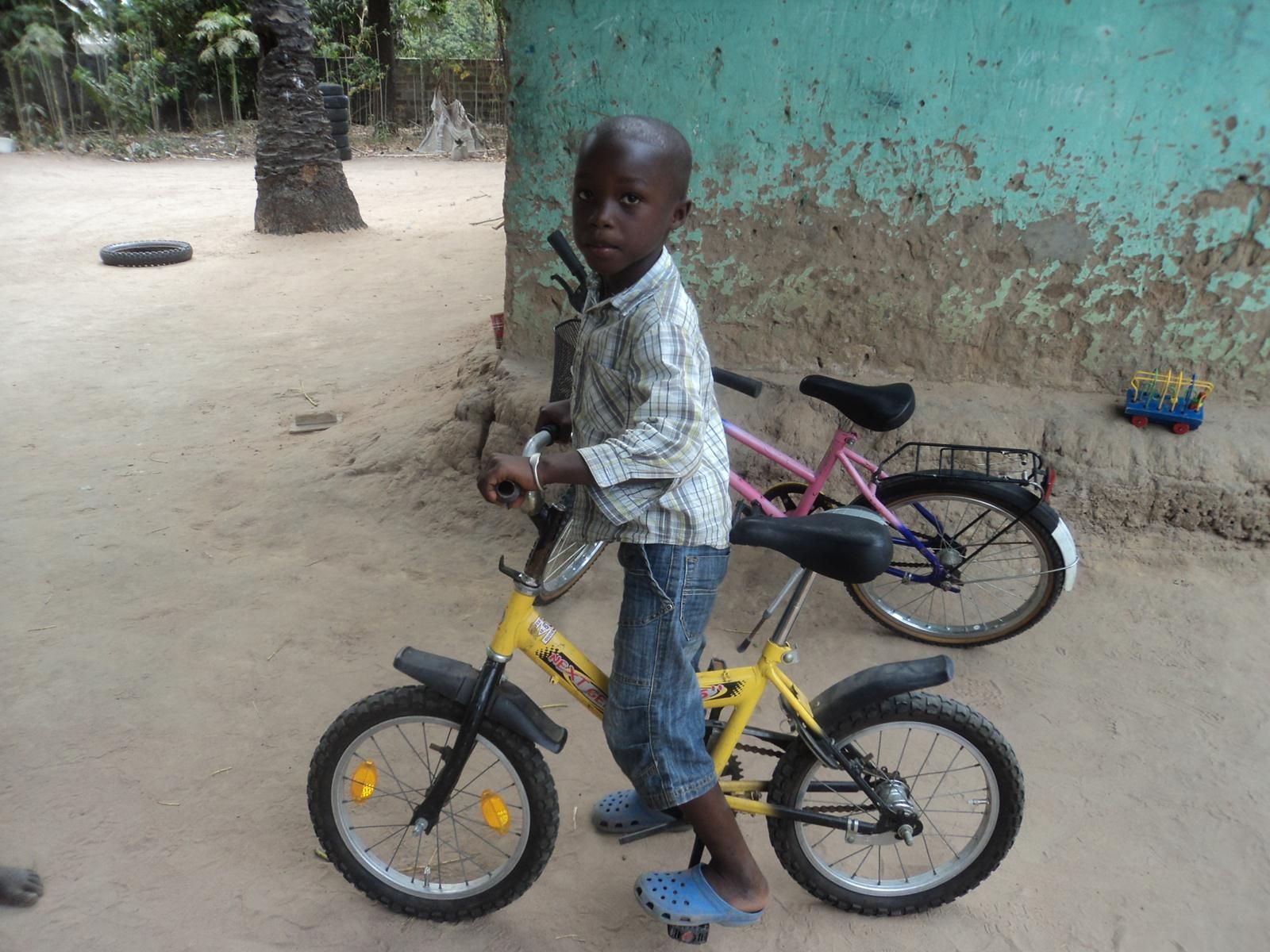 Uitdelen donaties 2011 - Foto 9