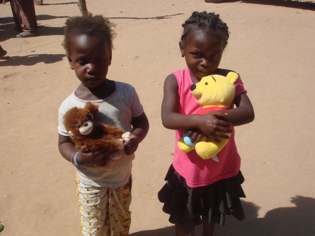 Kleding uitdelen 2012 - Foto 5