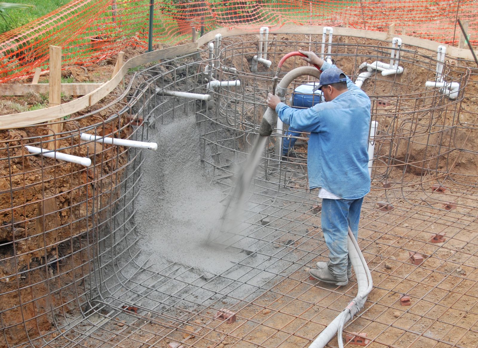 Pipepoxy: Revolutionizing Trenchless Pipe Repair for Pool Builders