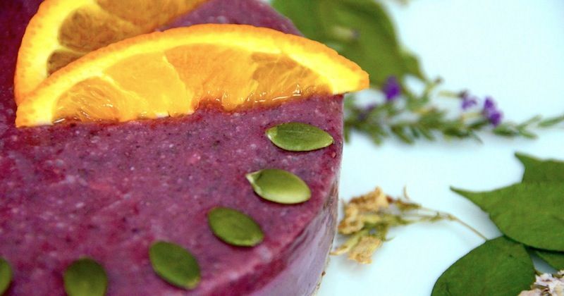 Raw Pomegranate & Maqui Cheesecake