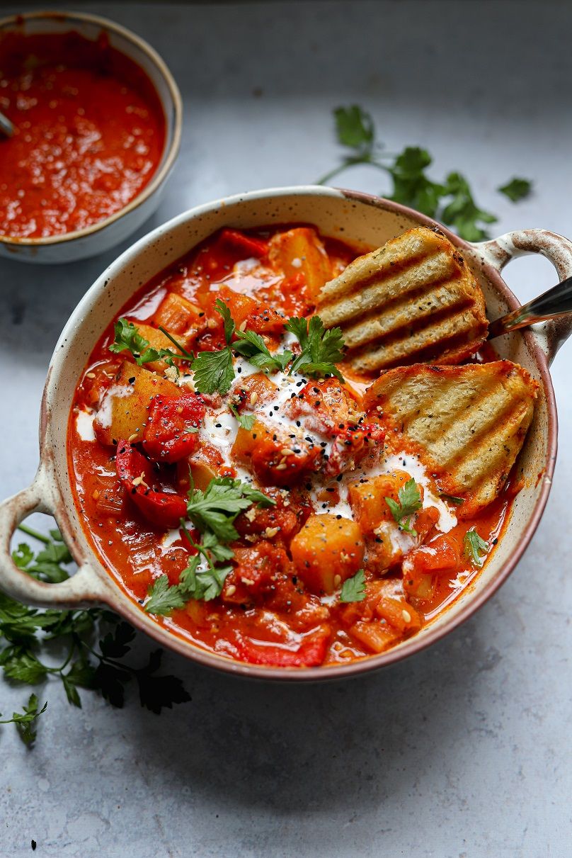Hearty winter vegetable stew with leeks and harissa