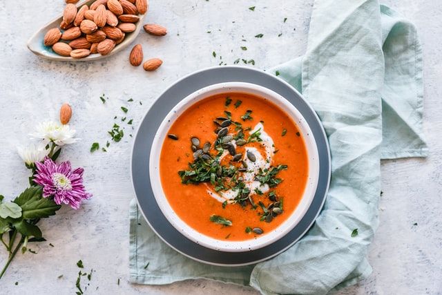 Warmly spiced red lentil & tomato soup