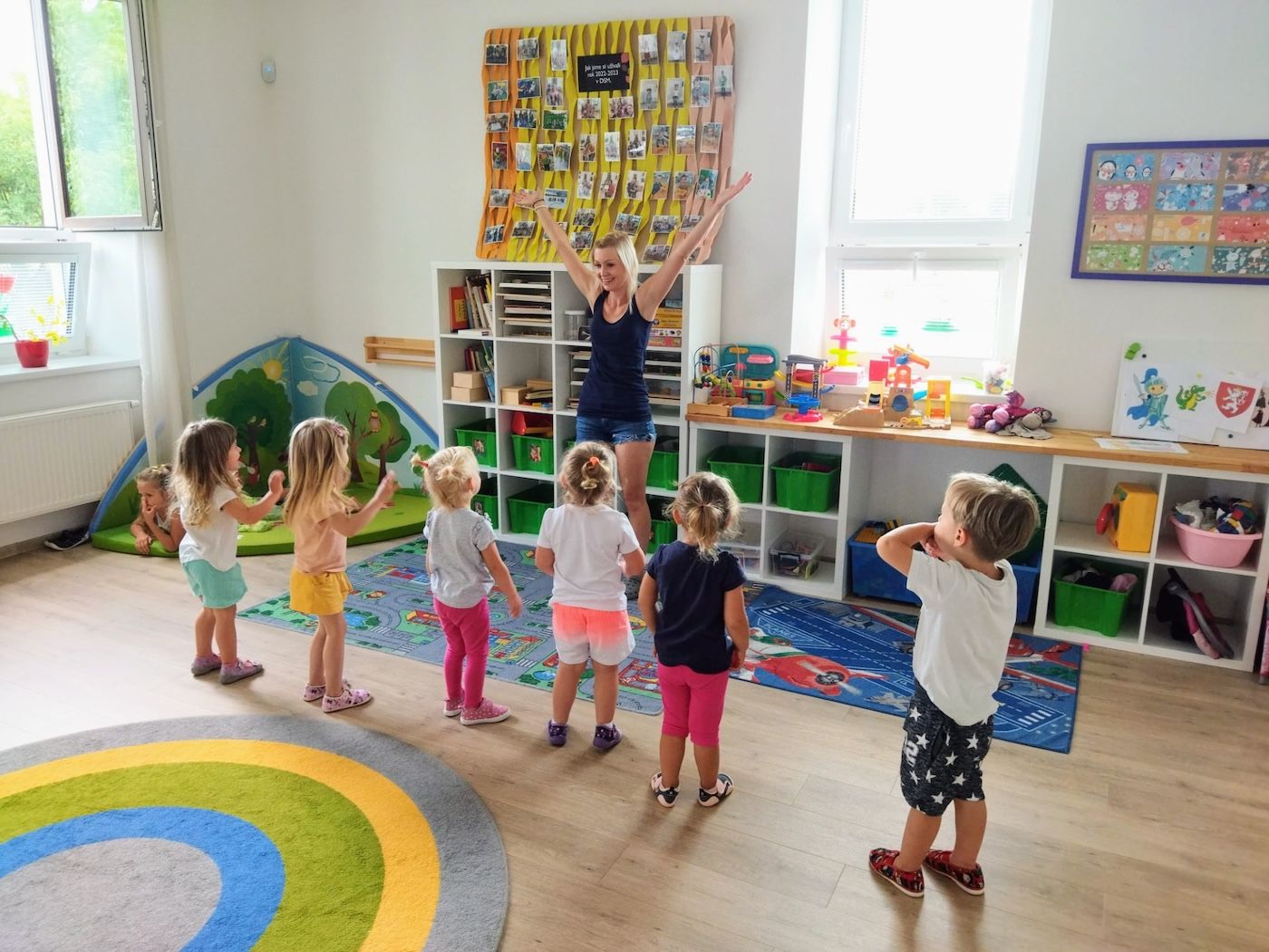 How to Choose a Children’s Group: A Complete Guide for Parents 2026