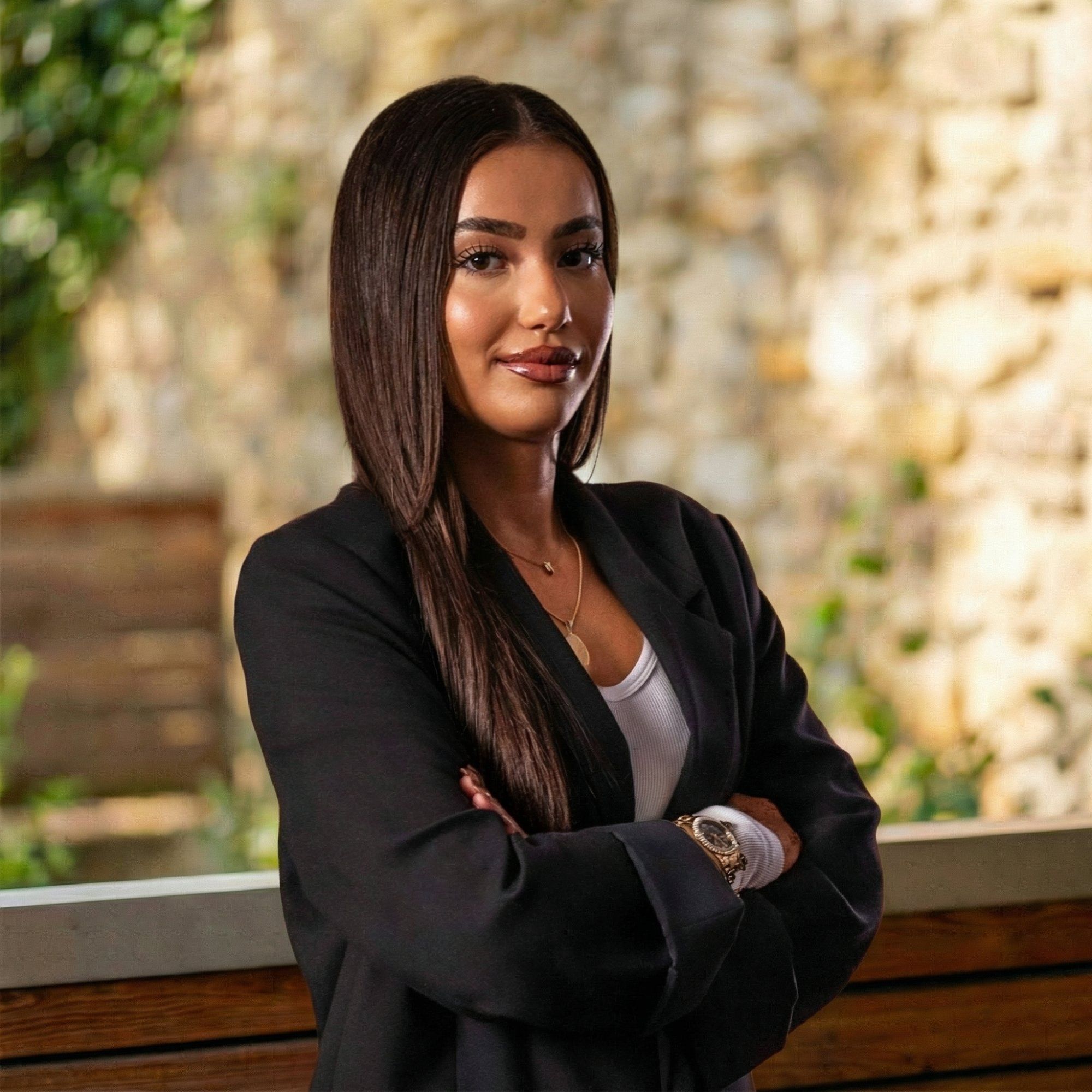 Portraitfoto von Ajla Suljovic, Executive Assistant bei Sajinth & Partner