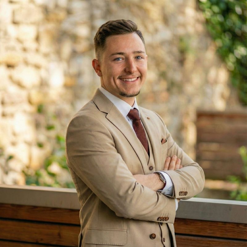 Portraitfoto von Roberto Stambolija, Berater bei Sajinth & Partner