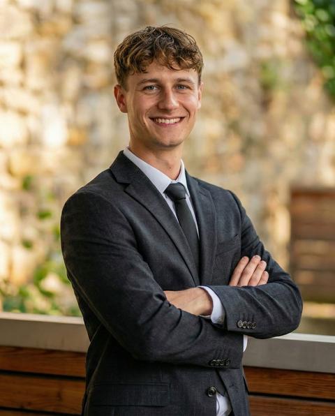 Portraitfoto von Luka Pecar, Berater bei Sajinth & Partner