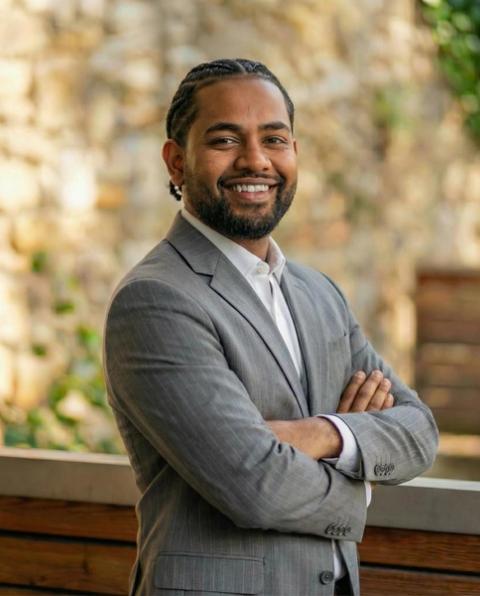 Portraitfoto von Sajinth Uthayakumar, Founder & CEO bei Sajinth & Partner