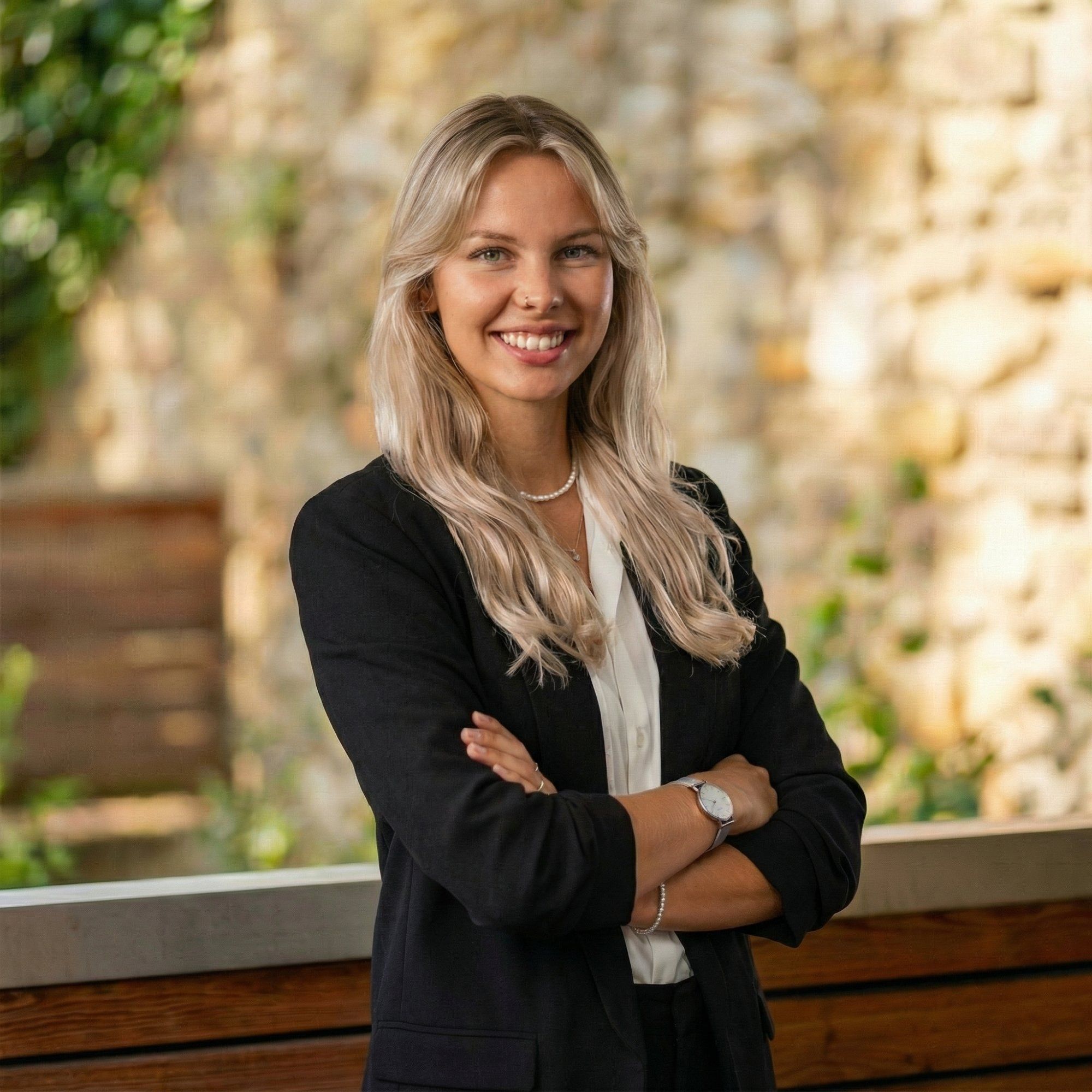 Portraitfoto von Fiona Schöpfer, Customer Success Manager bei Sajinth & Partner