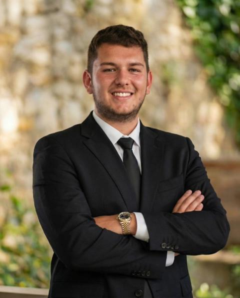 Portraitfoto von Devin Betschart, COO bei Sajinth & Partner