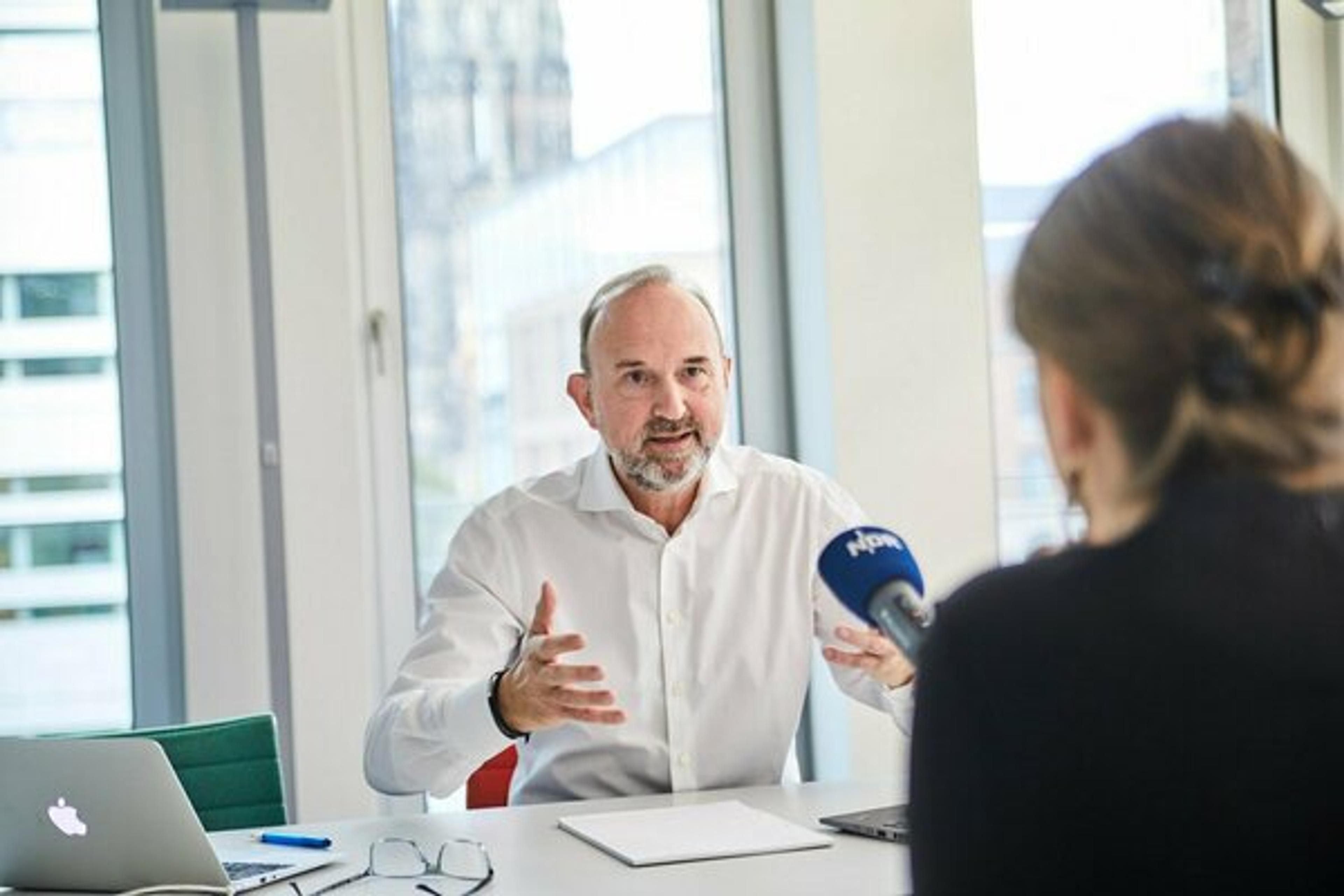 Symbolbild für Dr. Stephan Puke im NDR-Podcast - Krankenhäuser in Not