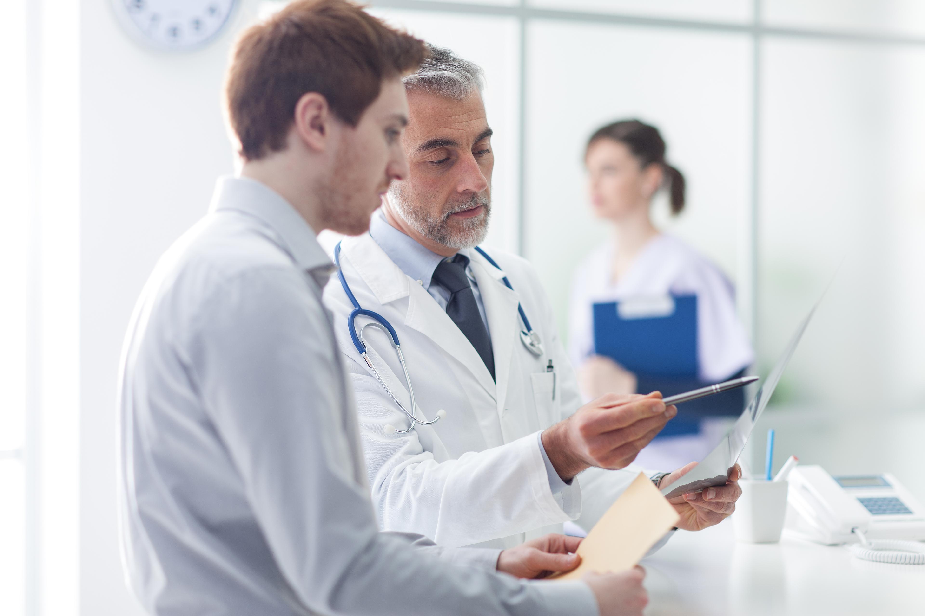 Symbolbild für Aktuelle Blitzumfrage: Knapp 40% der Krankenhäuser drohen Insolvenzen