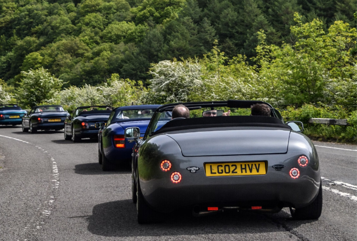 We got ourselves a convoy!