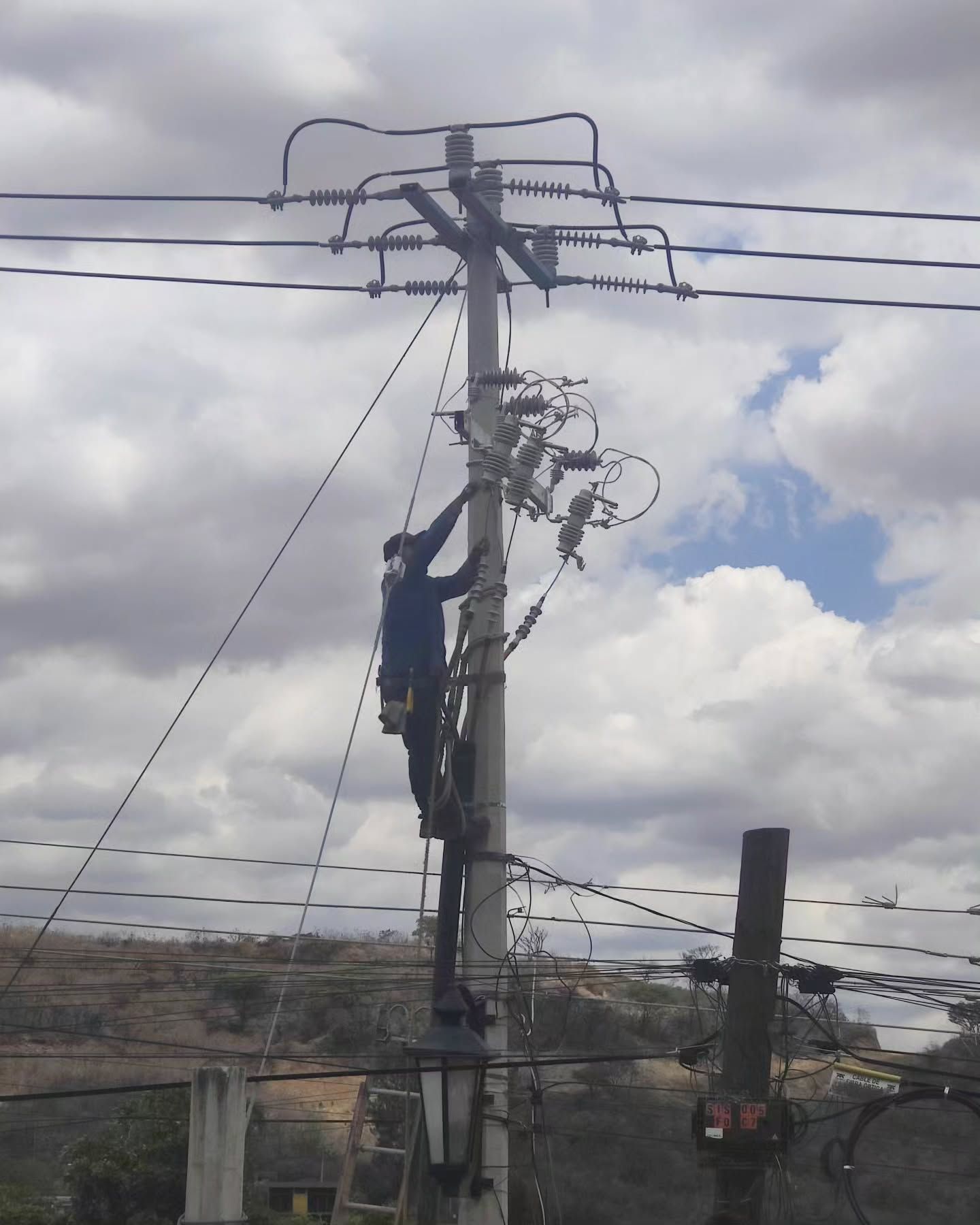 Media tensión — Casa Habitación Cañadas