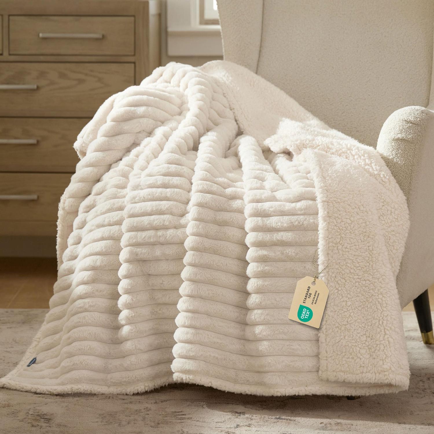 Bedsure ComfyFleece waterproof pet blanket for dogs and cats