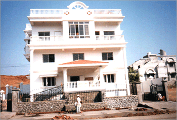Madhuram Eye Clinic and Residential Building at Nandurbar