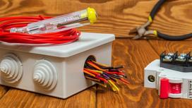 Cáp Điều Khiển Công Nghiệp vs Cáp Điện Dân Dụng: Làm Sao Để Lựa Chọn Đúng Cho Dự Án Của Bạn?