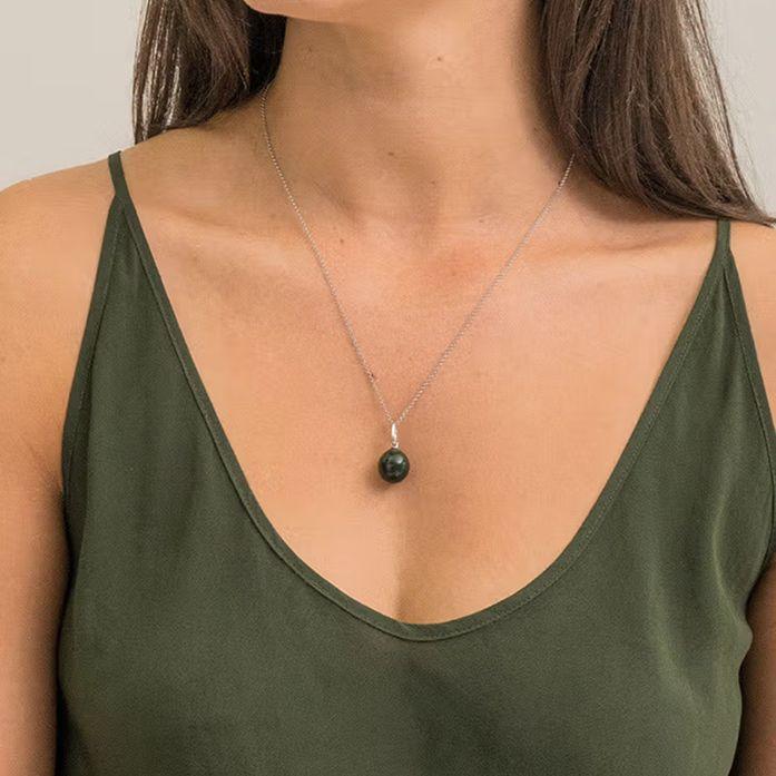 Lady wearing necklace