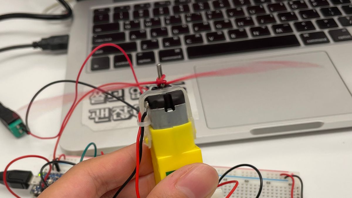 Experimenting with stepper motors, DC motors and H-bridges for Physical Computing Week 11