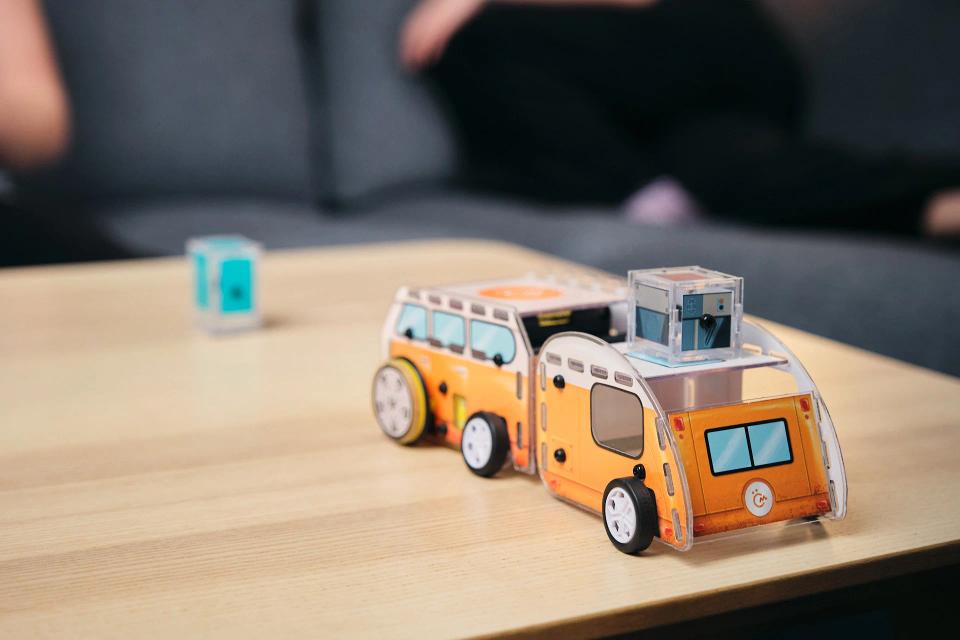 CircuitMess Planck on a table