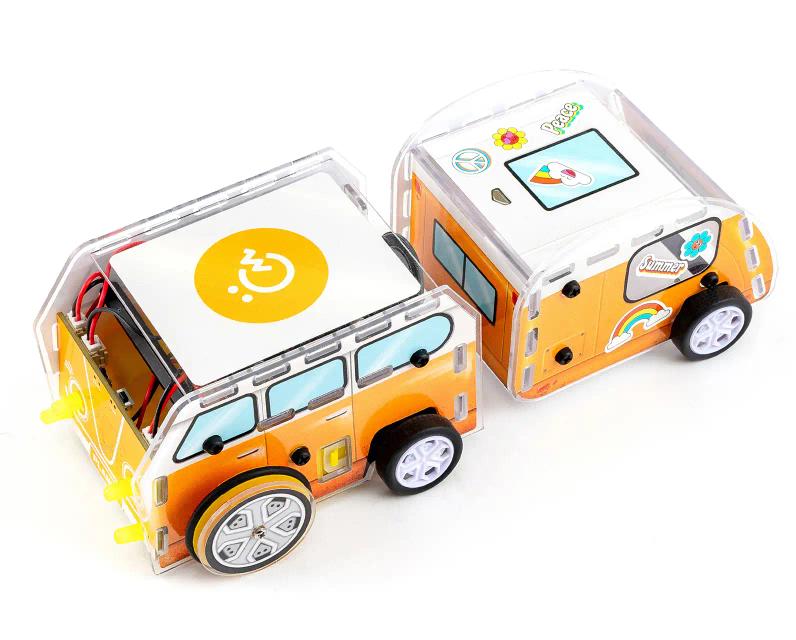 CircuitMess Planck on a white background