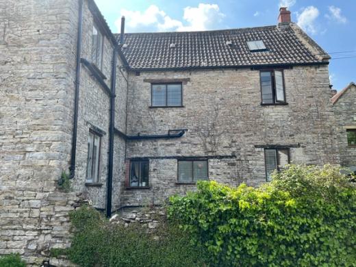 Traditional solid stone farmhouse walls SmartHTC heat loss measurement