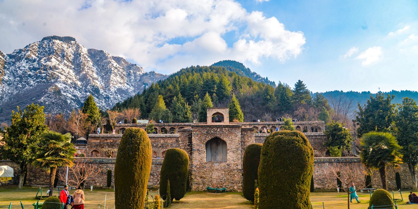 Mughal Gardens in Srinagar Kashmir with mountains and fountains