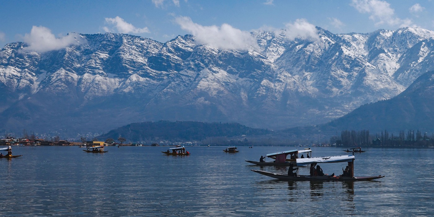 Private airport transfer in Srinagar Kashmir