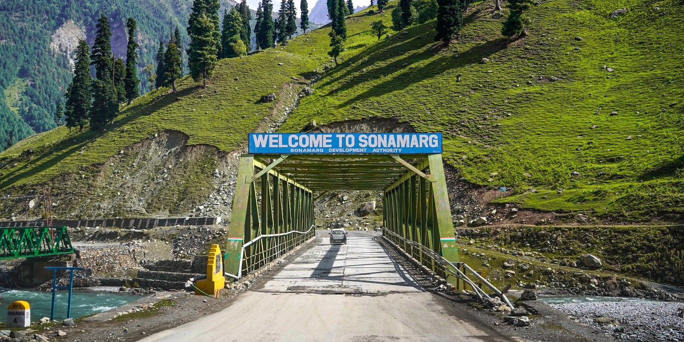 Sonmarg valley surrounded by Himalayan mountains in Kashmir