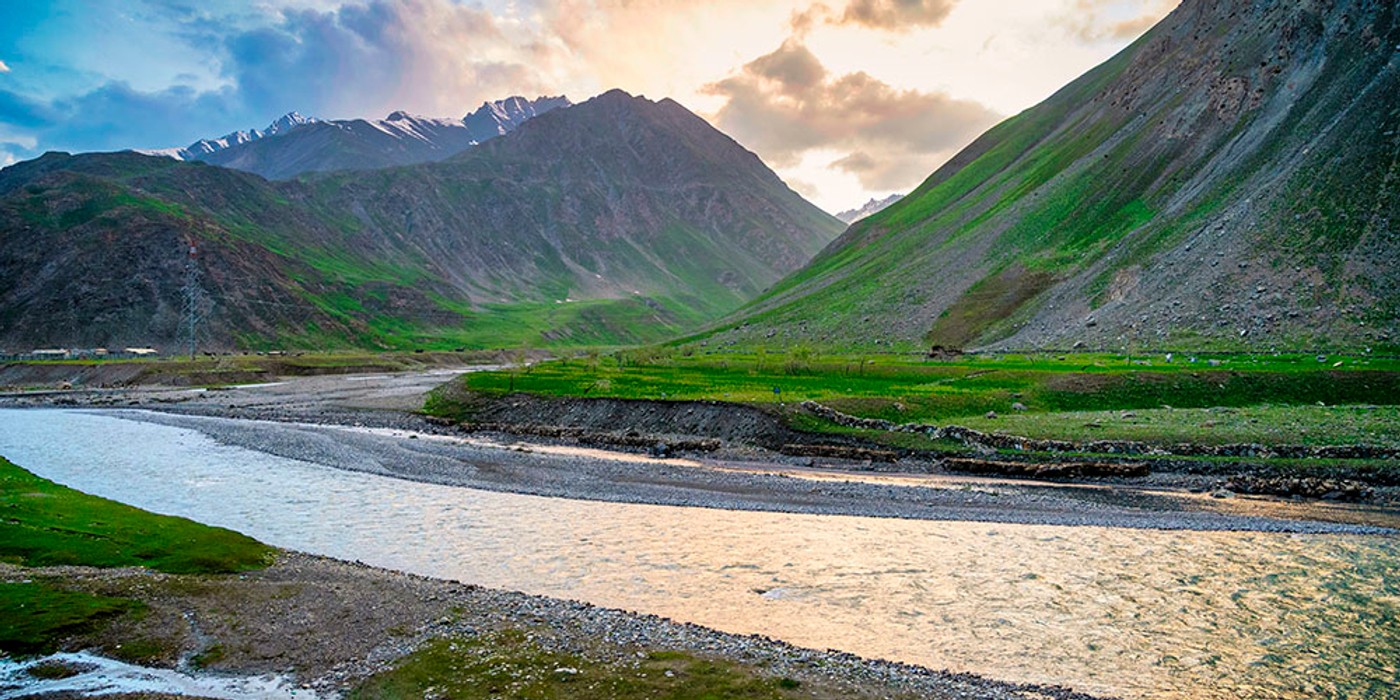 Srinagar to Kargil road crossing Zojila Pass through Himalayan mountains