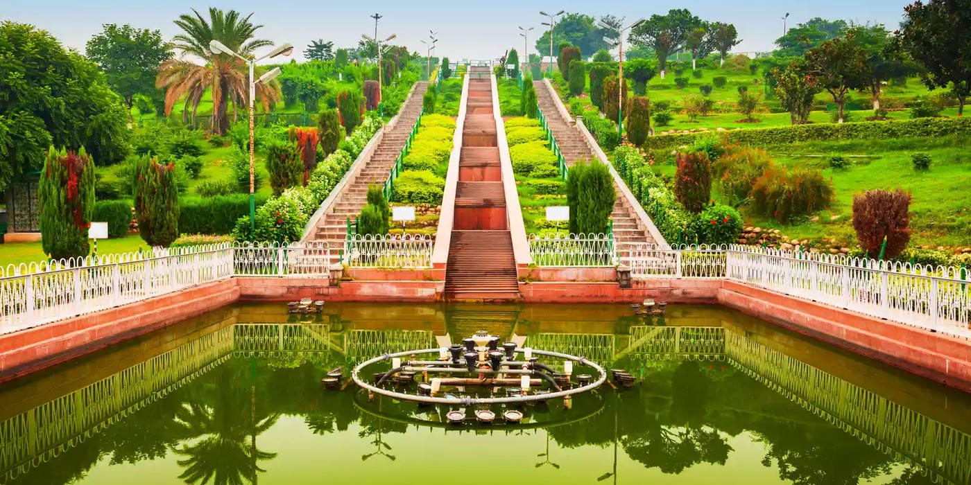 Jammu city sightseeing with temples and heritage attractions