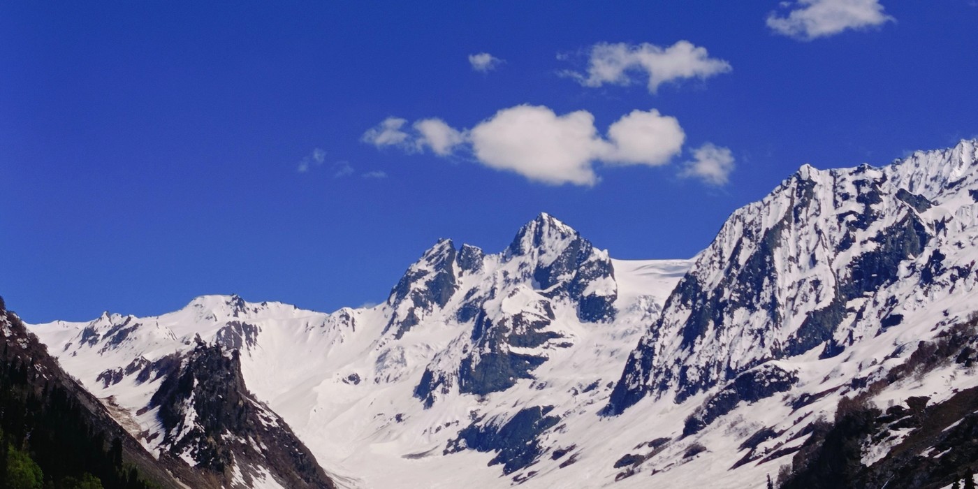 Thajiwas Glacier surrounded by snow covered mountains in Sonmarg Kashmir
