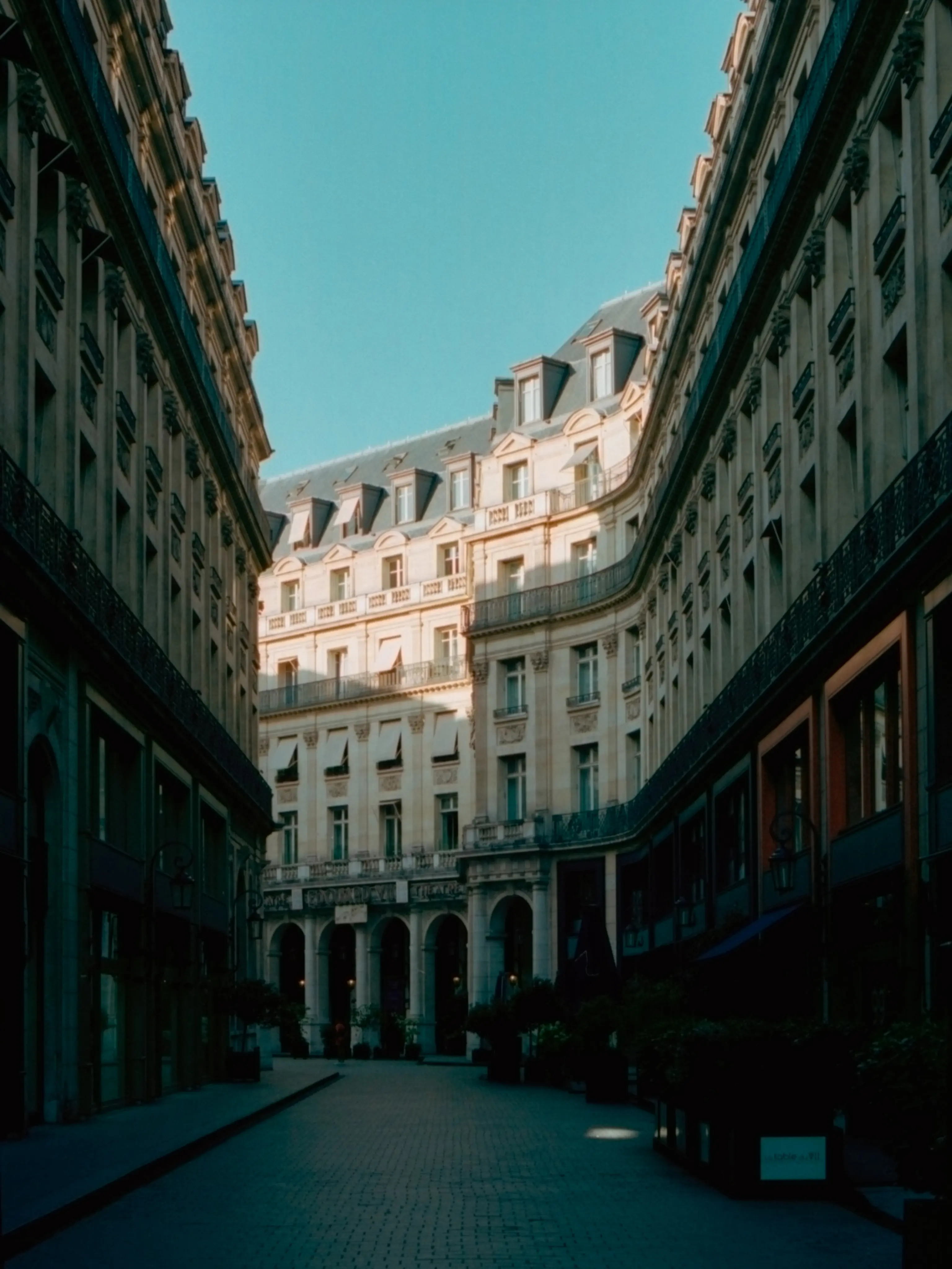 Alone in Paris - Place Edouard VII Paris - Kodak Portra 400