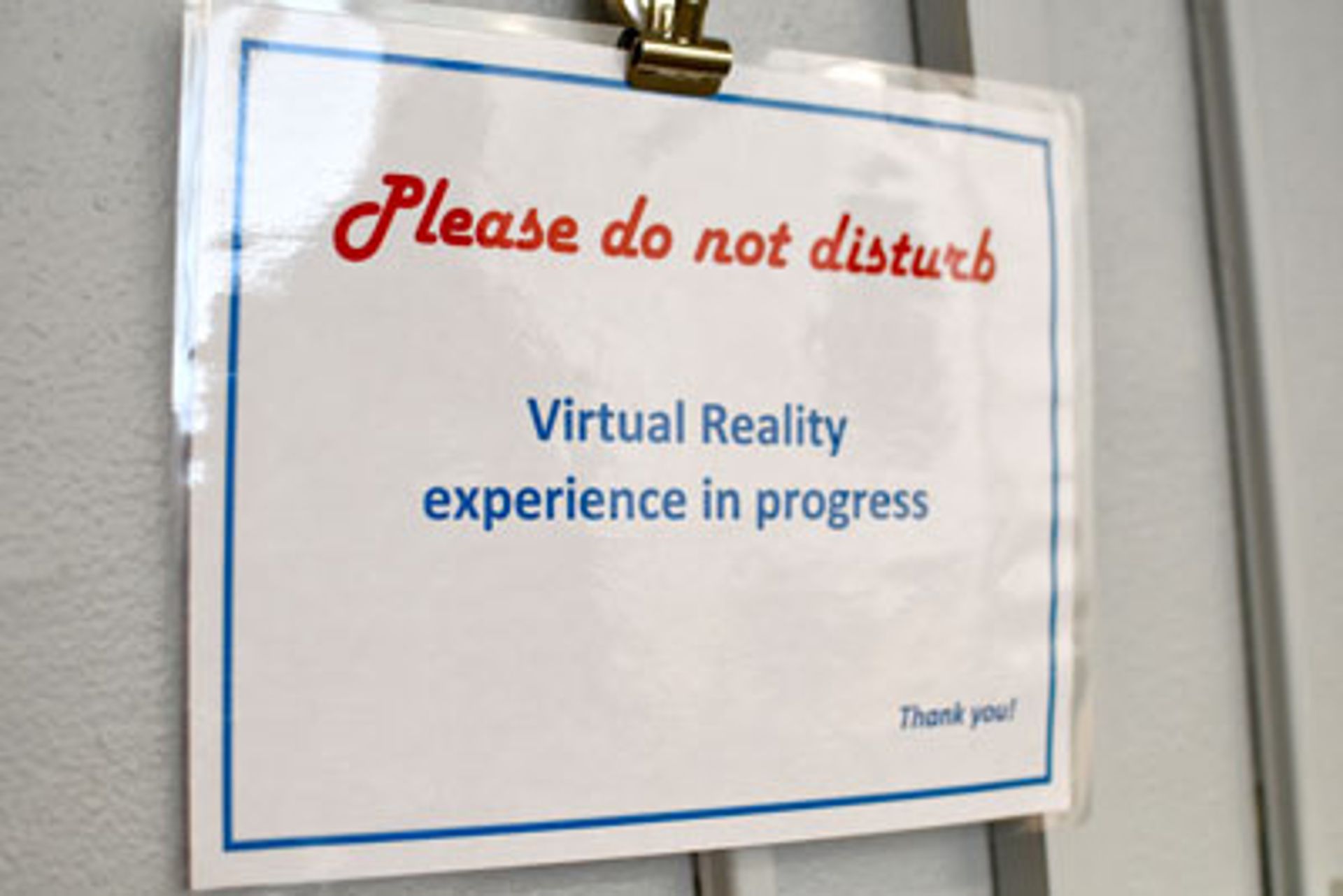 A sign that reads "Please do not disturb."