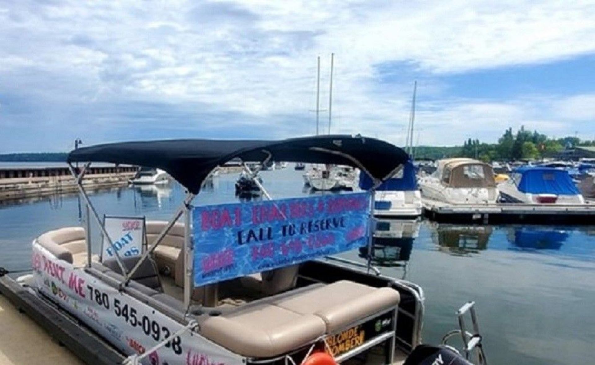 Party Pontoon boat.