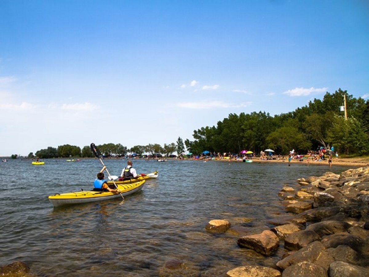 People canoeing in the lake