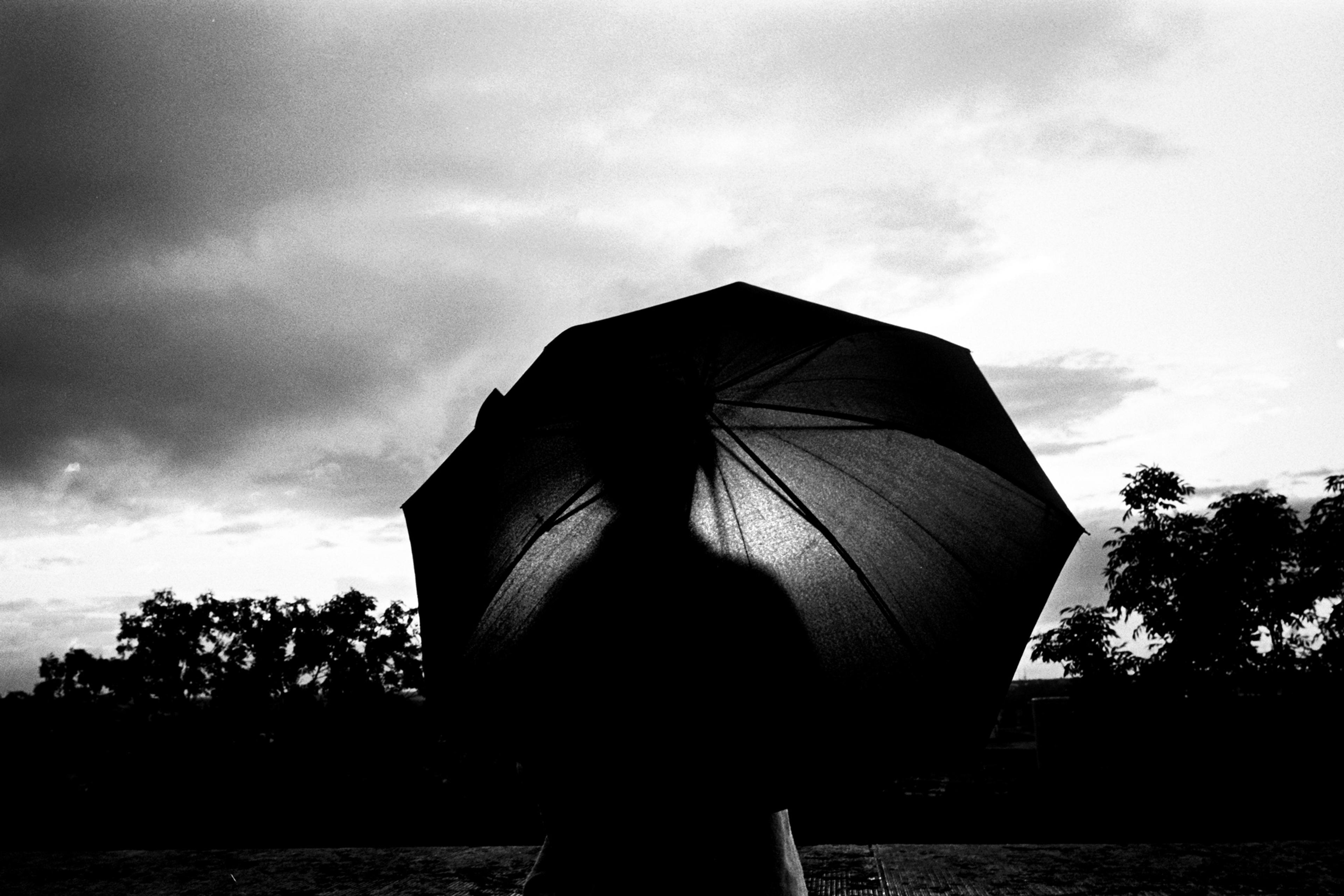 202009-n9fr23-blackumbrella-andriimur-tallinn-estonia_web.jpg