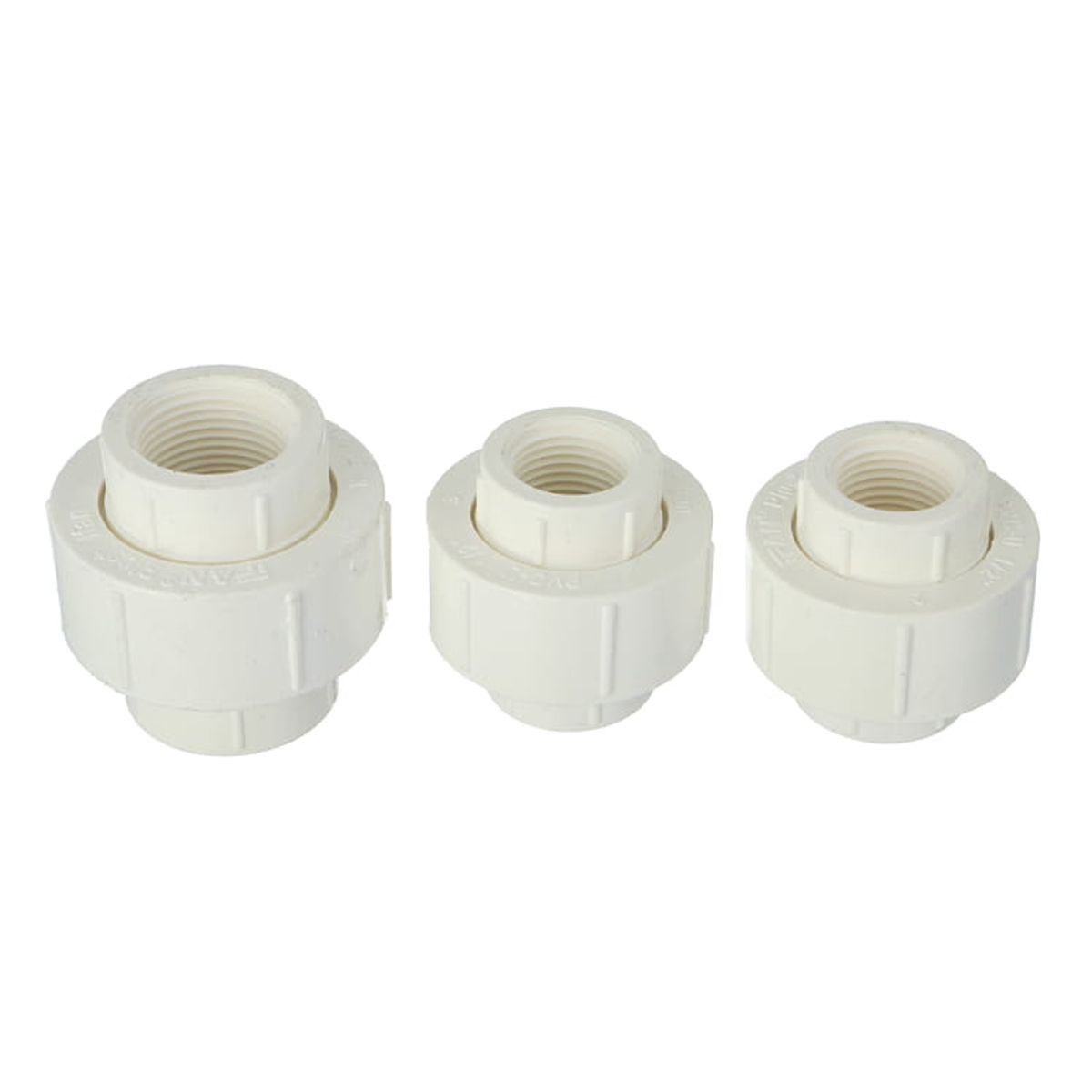 Linha de conexões uPVC DWV da IFAN incluindo tês sanitários, curvas de raio longo, joelhos, limpezas e reduções dispostos para um contêiner misto