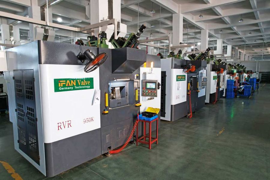 PP-R pipe and fitting production floor where private-label print and custom colour runs are scheduled