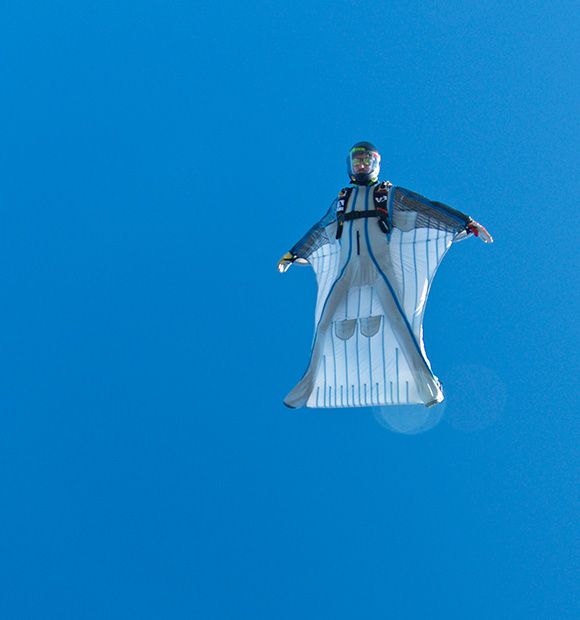 Intermediate wingsuit for skydiving and BASE jumping: Funk 2