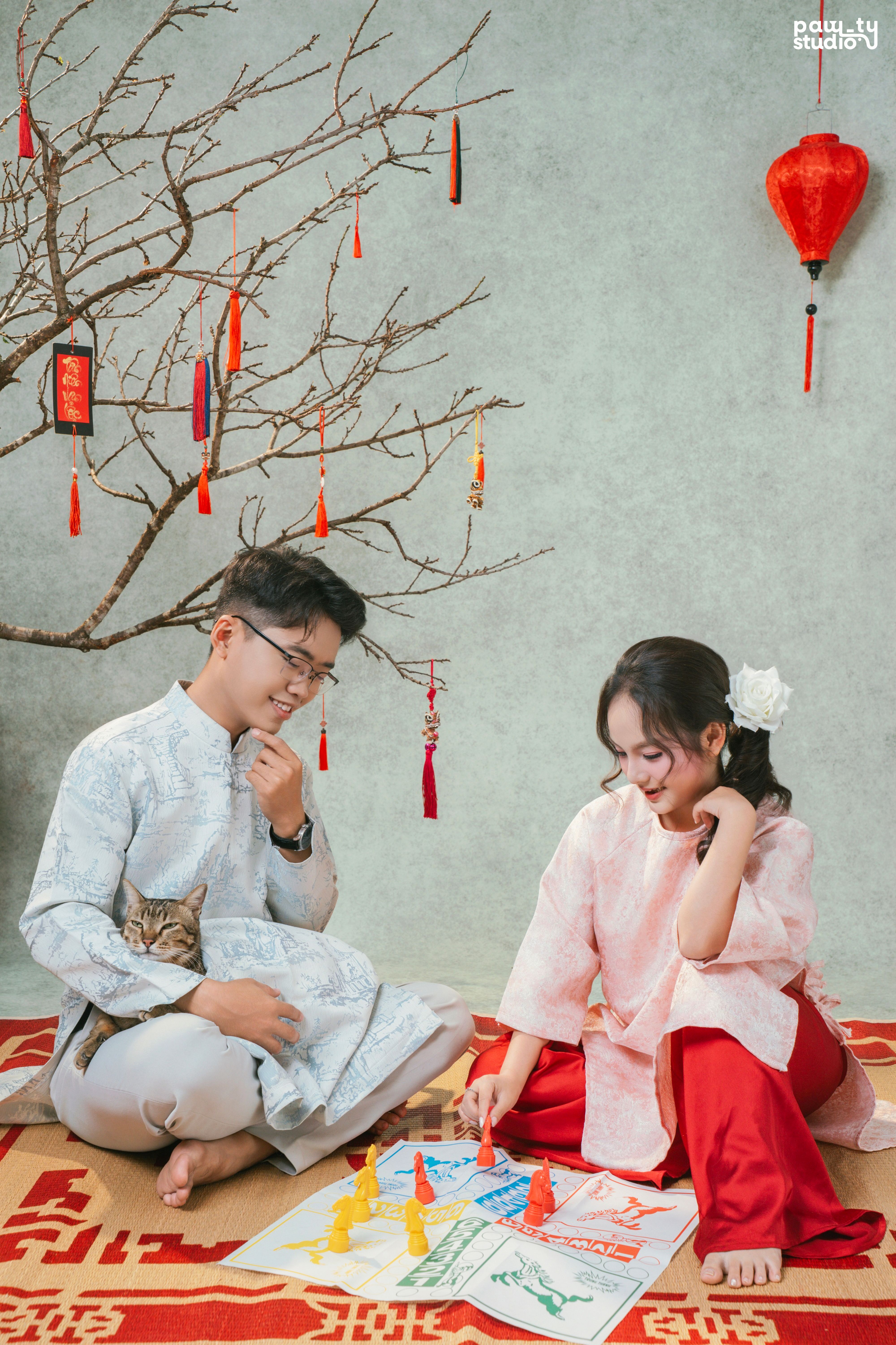 KHÁCH HÀNG ÂN