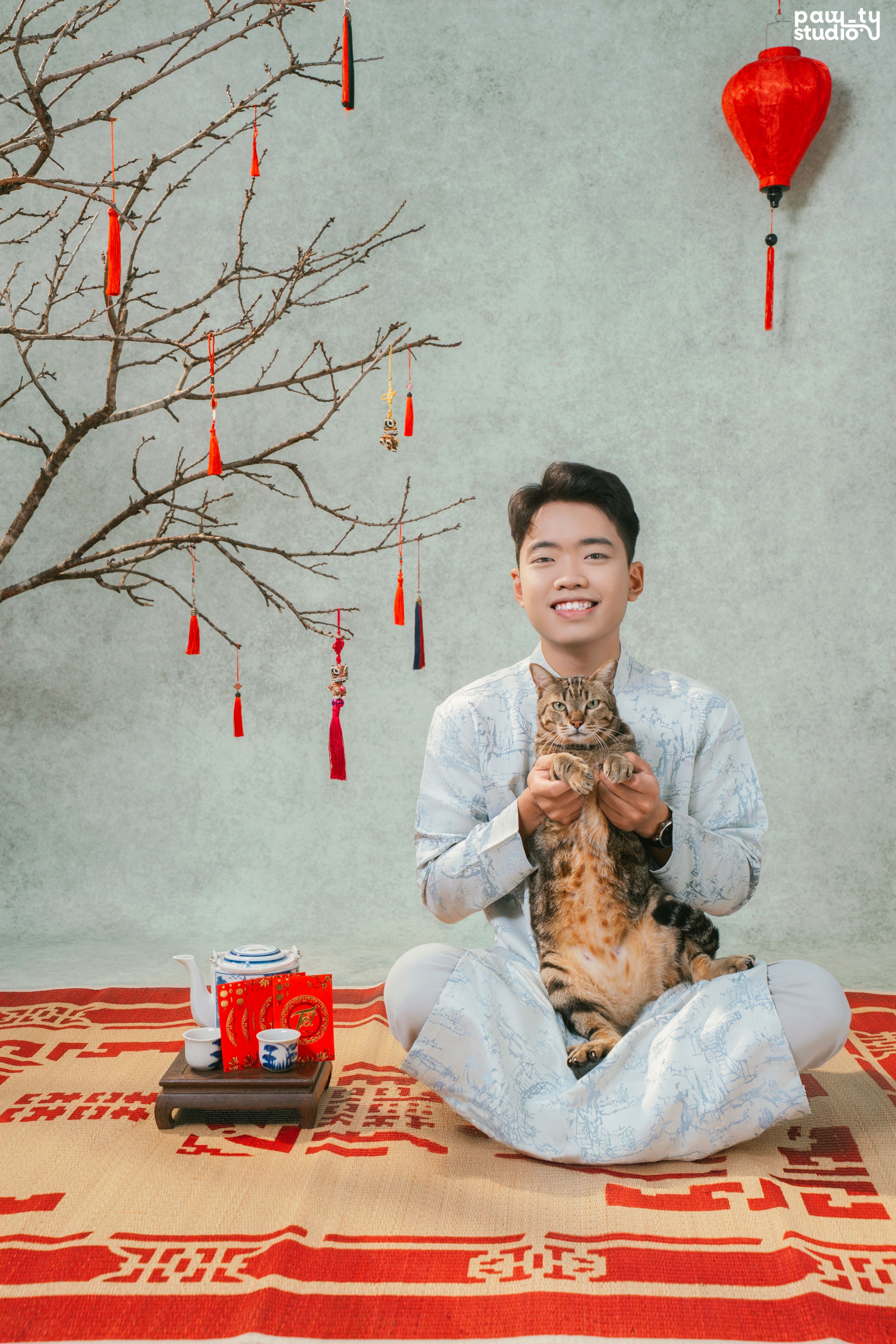 KHÁCH HÀNG ÂN